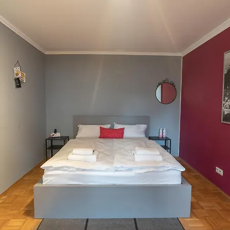 Metternich Naehe Uni Und Bwzk Apartment